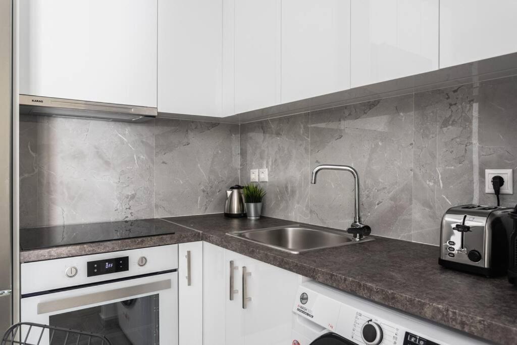 Sublime 1Br Apartment In Koukaki By Upstreet أثينا المظهر الخارجي الصورة